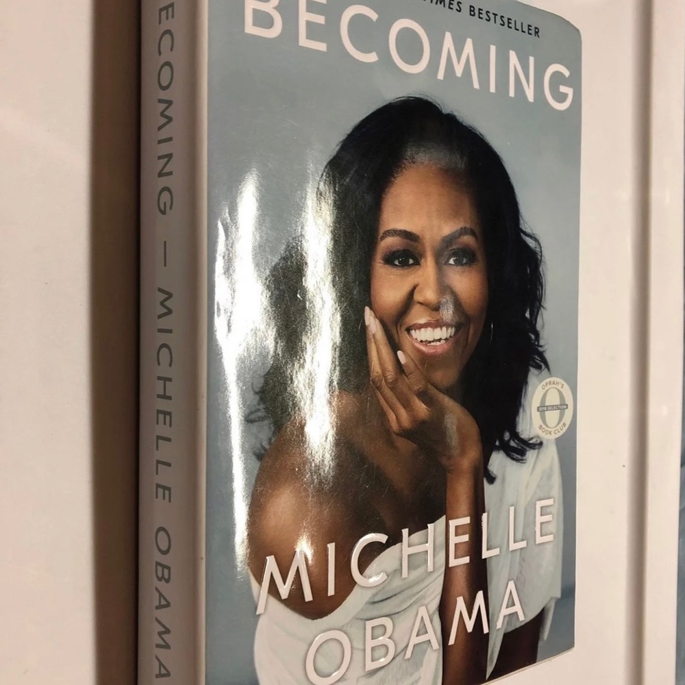 1st Edition Becoming by Michelle Obama - Picture 4 of 4